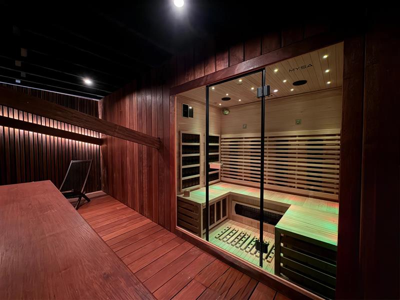 4 Person Full Spectrum Infrared Sauna