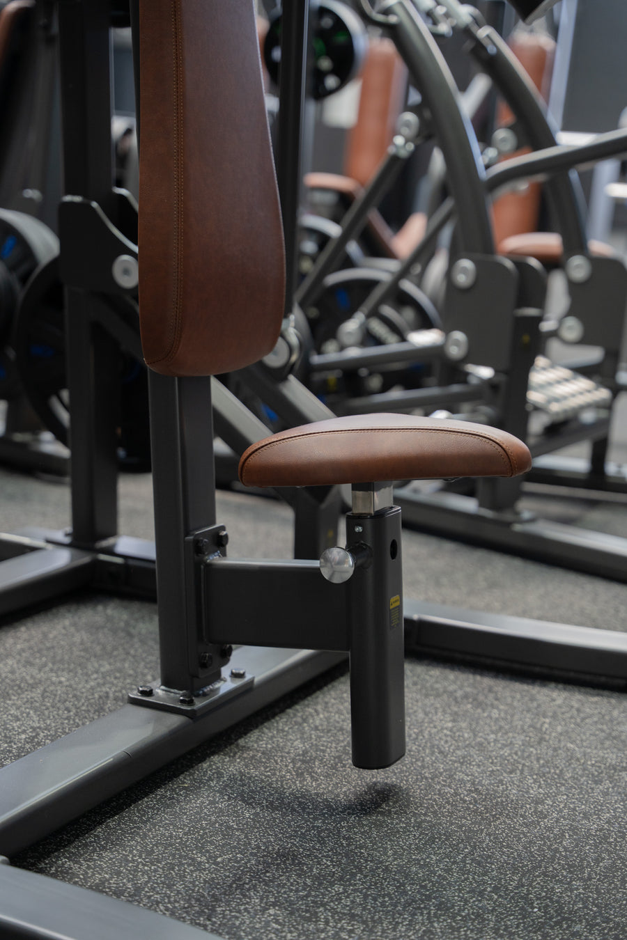 VERVE Plate Loaded Shoulder Press (Black) - Makoto Series